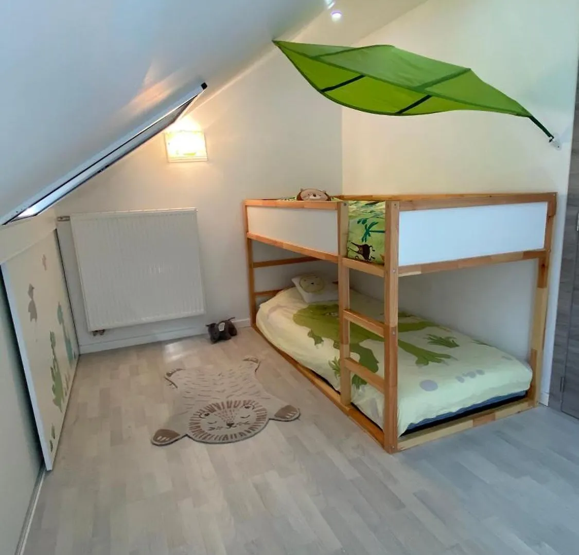 Next2Airport - Appartement House Of Lions Ransart Διαμέρισμα