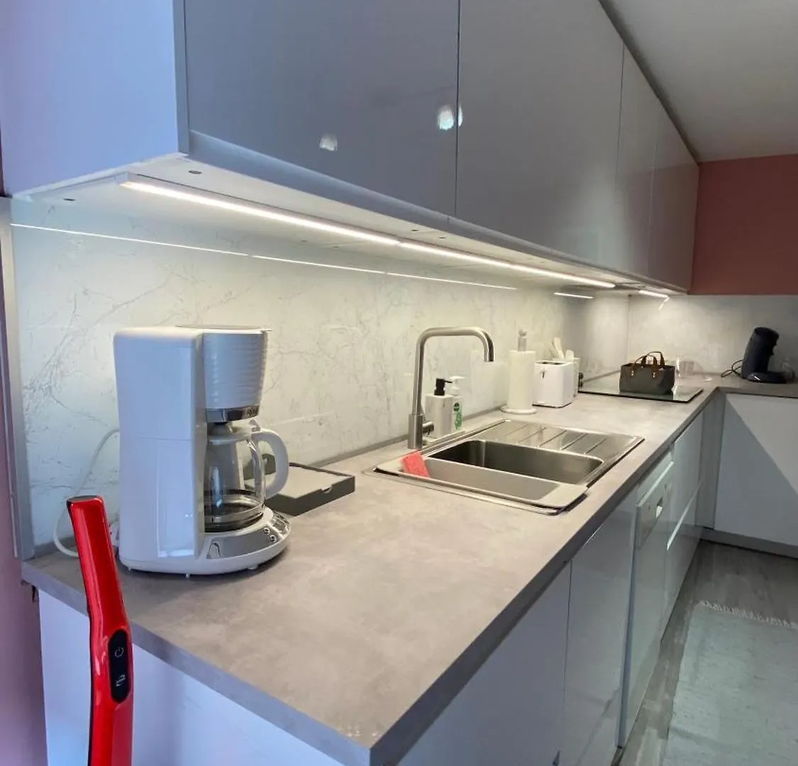 Διαμέρισμα Next2Airport - Appartement House Of Lions Ransart